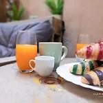 Imperium - 100mt To Metro, Private Patio, A-c, 2-4 Pax Nyaraló *