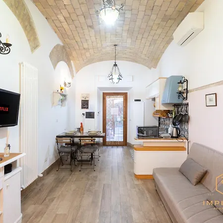 Imperium - 100mt To Metro, Private Patio, A-c, 2-4 Pax Prázdninový dům