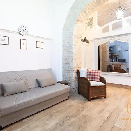 Imperium - 100mt To Metro, Private Patio, A-c, 2-4 Pax Prázdninový dům