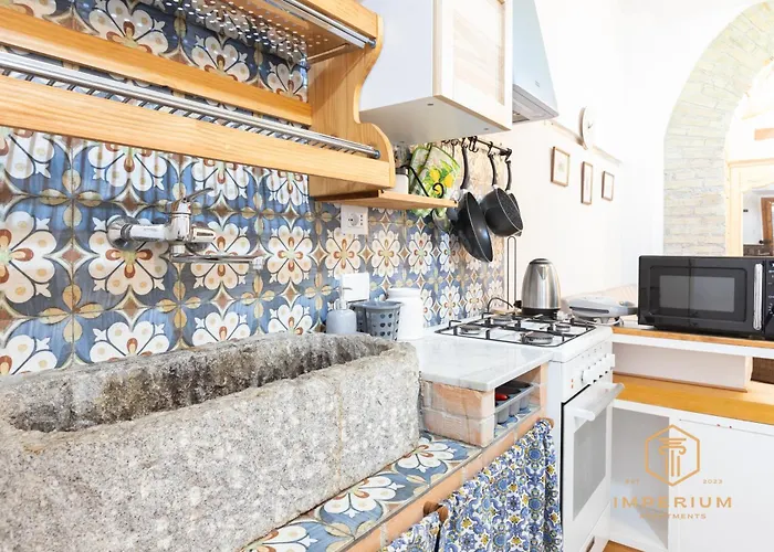 Prázdninový dům Imperium - 100mt To Metro, Private Patio, A-c, 2-4 Pax