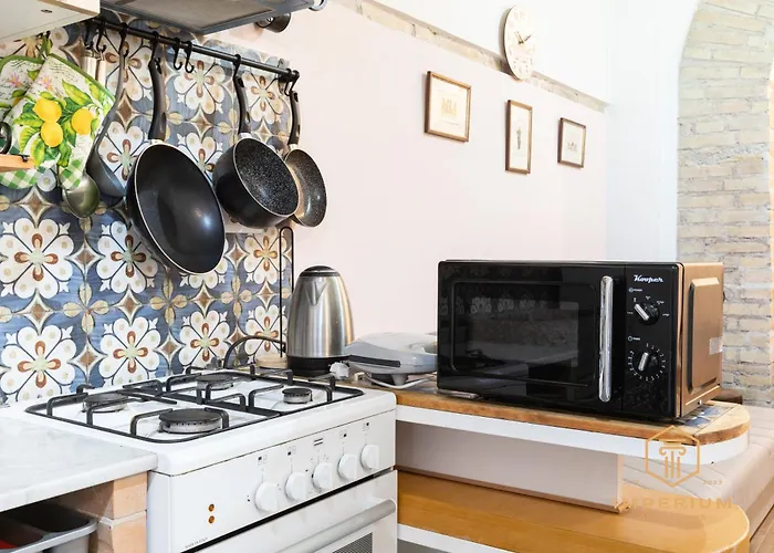 Imperium - 100mt To Metro, Private Patio, A-c, 2-4 Pax Řím